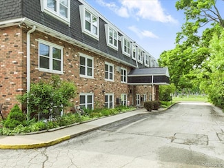 810 Holland Ave Unit 5, Port Huron, MI 48060
