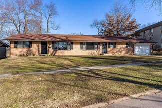 209 Flintridge Dr, Rockford, IL 61107