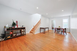 68-48 78th St, Flushing, NY 11379