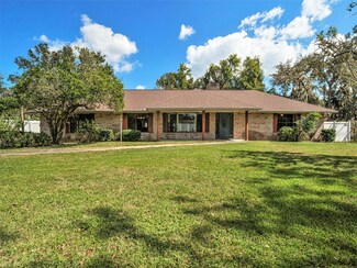 819 Hilltop Dr, Brandon, FL 33511