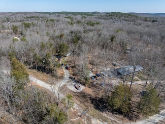 409 Ian Dr, Clifton, TN 38425