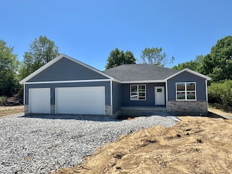 81 Patriots Landing Dr, Fillmore, IN 46128