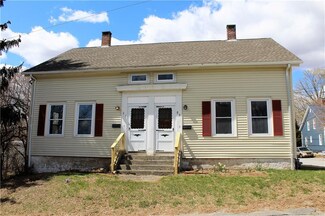 89 Chestnut St, Lincoln, RI 02838