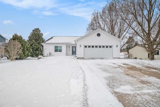 3155 Greenfield Dr, Petoskey, MI 49770