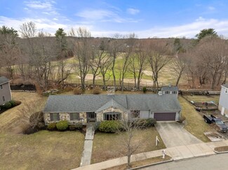4 Cedarwood Ln, Melrose, MA 02176