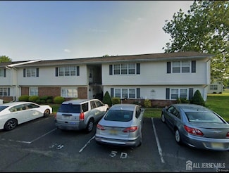 5 Texas Ct Unit B, Matawan, NJ 07747