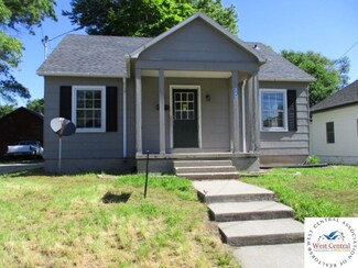 677 Clay St, Marshall, MO 65340