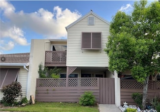 4952 N Hemingway Cir, Margate, FL 33063