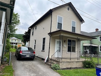 1705 Etruria St, East Liverpool, OH 43920