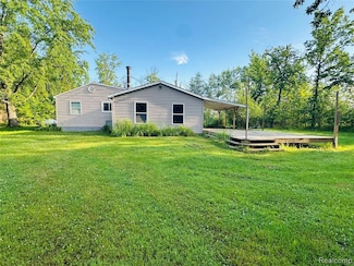 4643 Waldon Rd, Clarkston, MI 48348