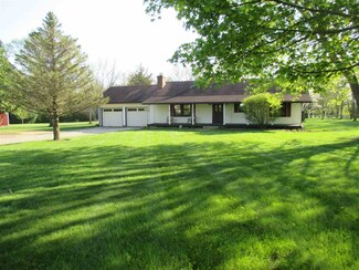 5956 N Cl Myers Dr, Byron, IL 61010