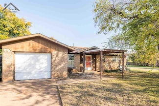 713 S Wall St, Iowa Park, TX 76367