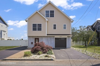 623 Park Ave, Port Monmouth, NJ 07758