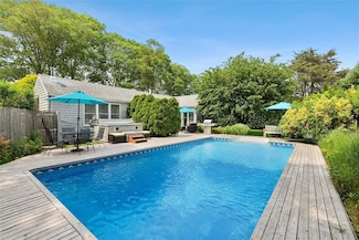 40 Maidstone Ave, East Hampton, NY 11937