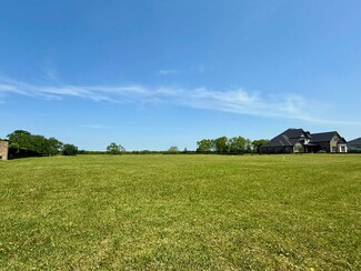 7740 N Lakeside Dr, Beaumont, TX 77707