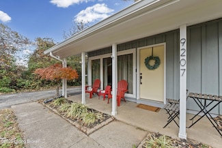 9207 Earlham Dr, Louisville, KY 40223