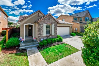 3015 Redington Ave, Clovis, CA 93619