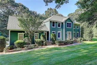33 Holly Hills Ln, Saunderstown, RI 02874