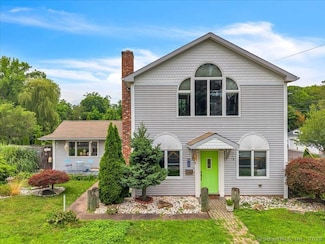 168 Shore Dr, Branford, CT 06405