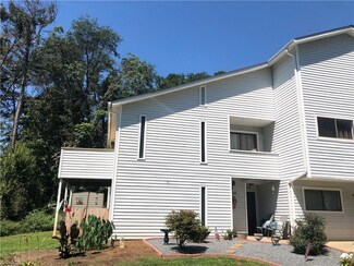 404 Century Ct, Kernersville, NC 27284