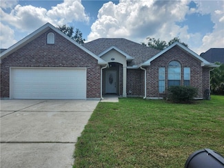 310 Madewood Dr, Destrehan, LA 70047