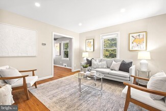 5806 Edgehill Dr, Alexandria, VA 22303