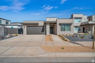 3263 E Peekaboo St, Washington, UT 84780