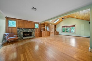 83 Fort Hill St, Hingham, MA 02043