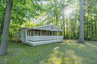 7661 Five Lakes Dr, Farwell, MI 48622