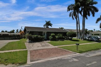 218 SE 2nd St, Dania, FL 33004