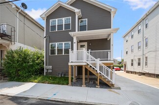 28 Grosvenor Ave Unit 2, Providence, RI 02908