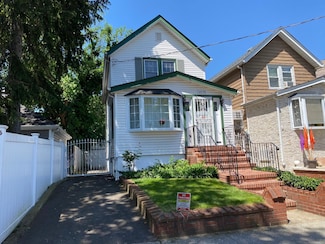 10542 91st St, Ozone Park, NY 11417