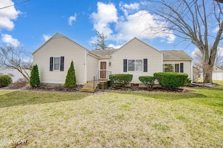 3727 Groves Rd, Lima, OH 45805