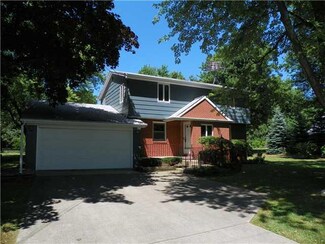 5916 Kamner Dr, Clarence Center, NY 14032