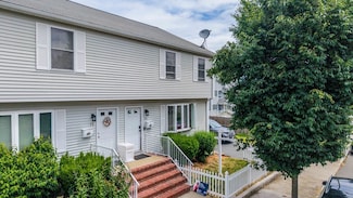 13 Robeson St, New Bedford, MA 02740