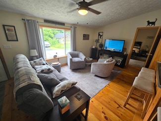 41 Brooklyn St, Barre, VT 05641