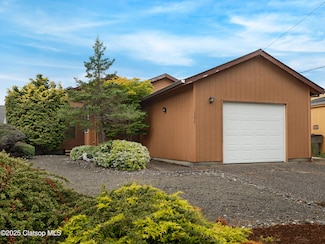1286 Avenue B, Seaside, OR 97138