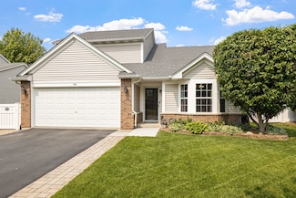 98 Kenilworth Ct, Romeoville, IL 60446
