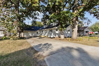 135 E Yost Dr, Beloit, WI 53511