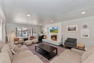 271 Bluebird Ct, Big Bear Lake, CA 92315