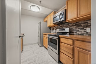 1 Russell St Unit 15, Middletown, CT 06457