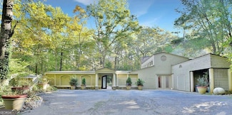 5656 Hamilton Rd, Lagrange, GA 30241