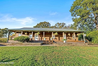 710 Back Valley Rd, Oliver Springs, TN 37840