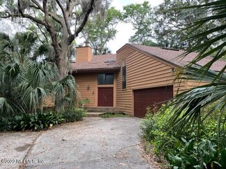 5357 Oak Bay Dr N, Jacksonville, FL 32277