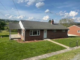 302 Mountain Dr, Pearisburg, VA 24134