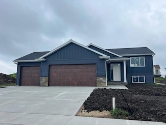 2220 Petersen Dr NW, Stewartville, MN 55976
