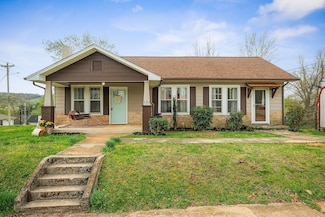 503 W 3rd St, Livingston, TN 38570