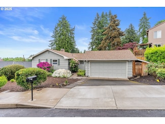 1695 Hallinan St, Lake Oswego, OR 97034
