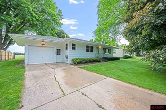 2511 Stella St, Fairmont, MN 56031