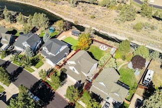 3073 NE Quiet Canyon Dr, Bend, OR 97701